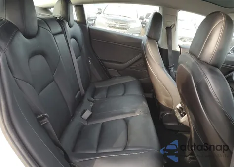 2020 Tesla Model 3 z USA, uszkodzony, nr VIN 5YJ3E1EB5LF617818